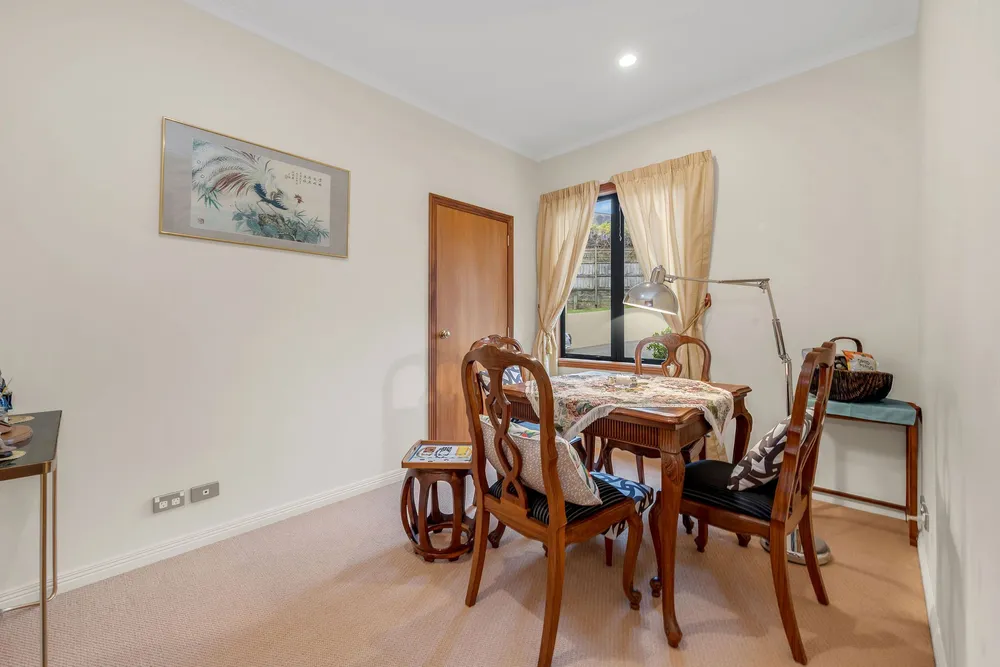 Photos of 12 Eynsham Court