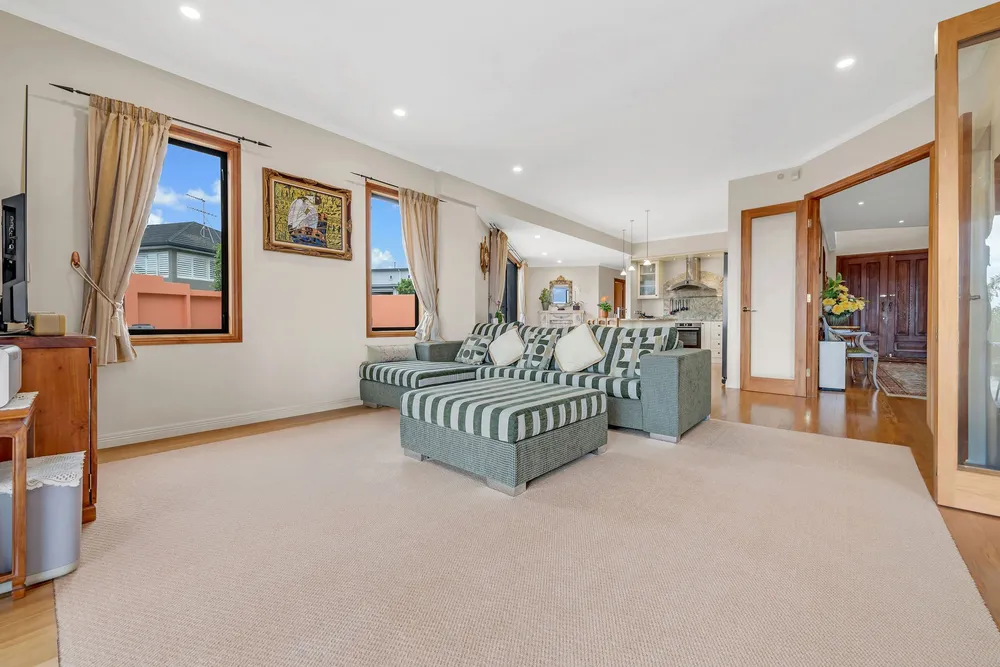 Photos of 12 Eynsham Court