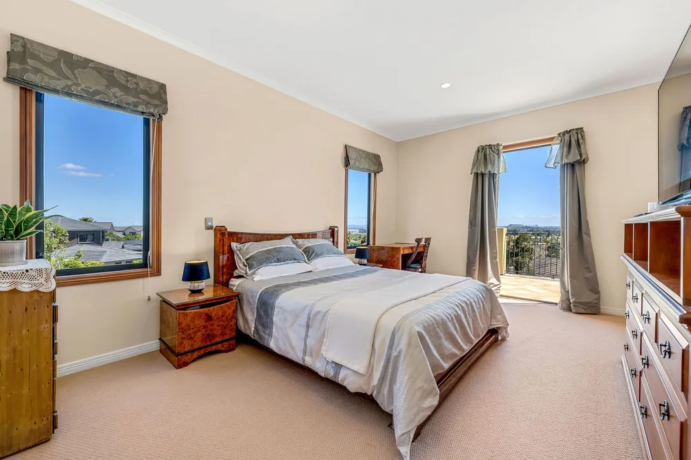 Photos of 12 Eynsham Court