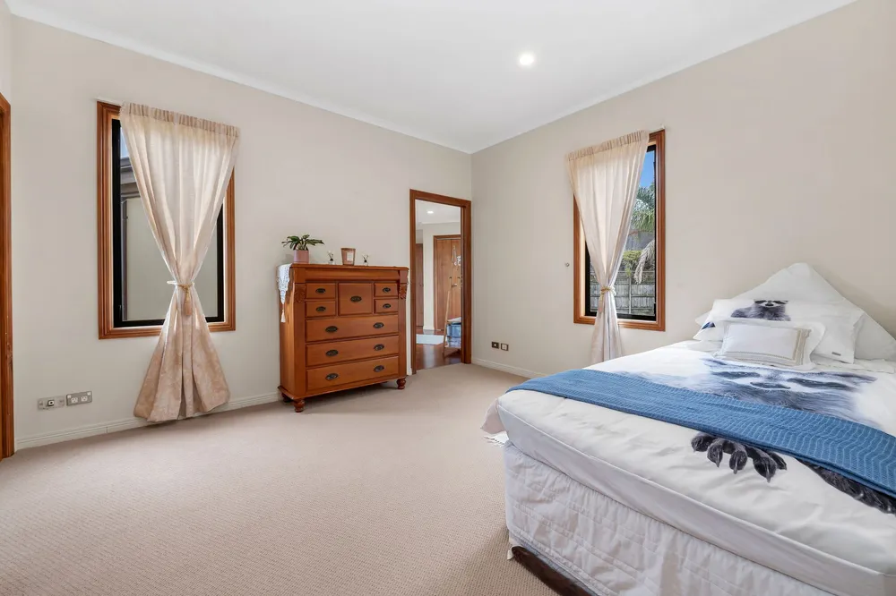 Photos of 12 Eynsham Court