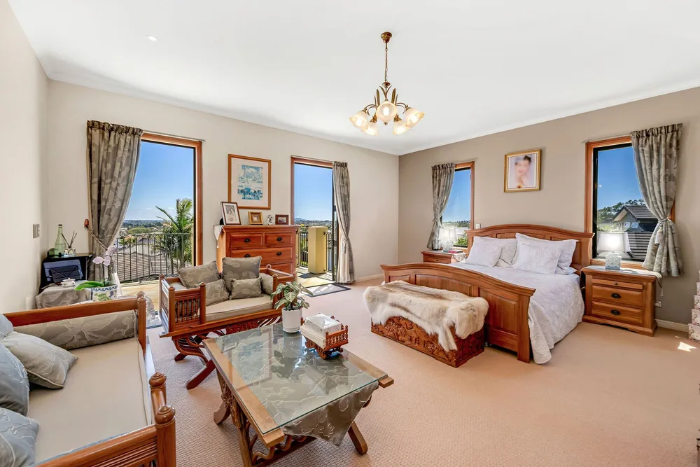 Photos of 12 Eynsham Court
