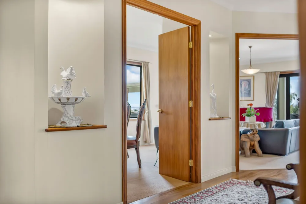 Photos of 12 Eynsham Court