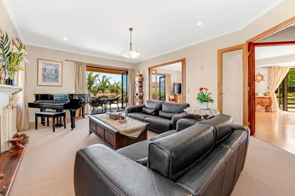 Photos of 12 Eynsham Court