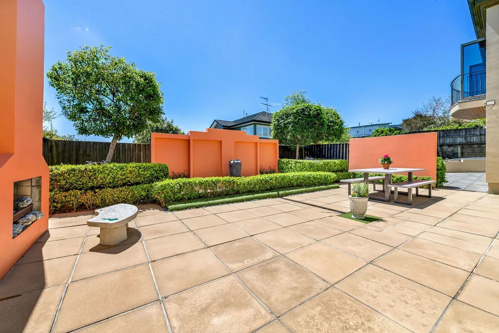 Photos of 12 Eynsham Court