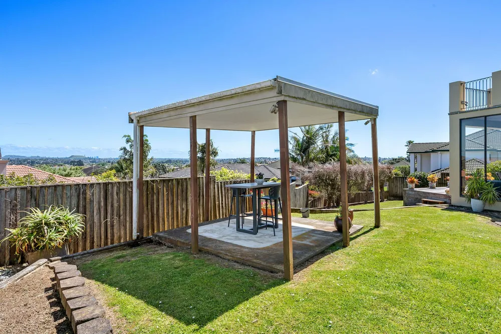 Photos of 12 Eynsham Court
