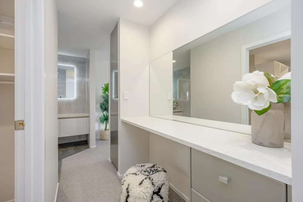 Photos of 39 Scarlet Oak Drive