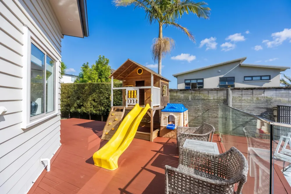 Photos of 39 Scarlet Oak Drive