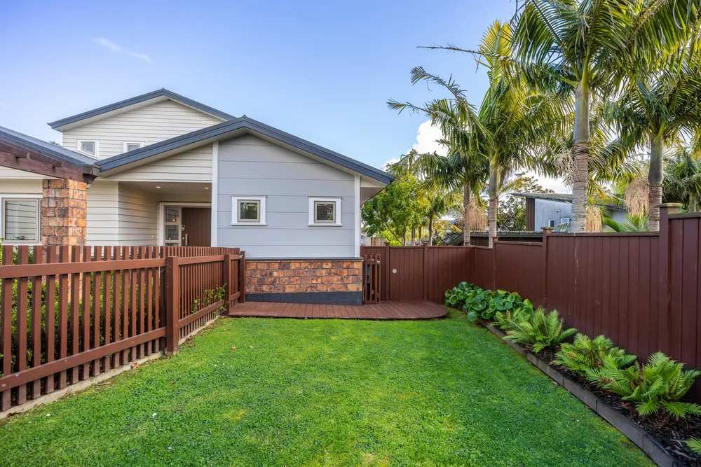 Photos of 39 Scarlet Oak Drive