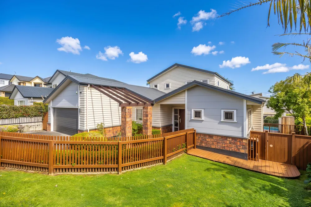 Photos of 39 Scarlet Oak Drive