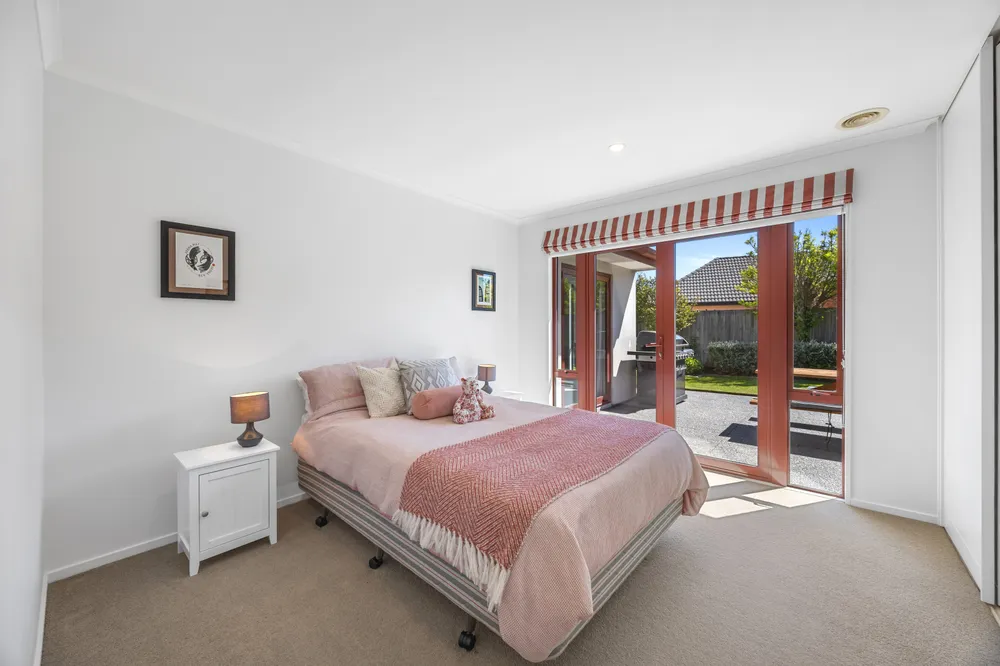 Photos of 70 Milns Road