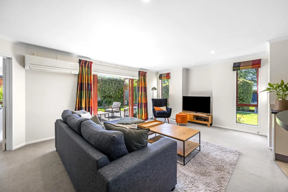 Photos of 70 Milns Road