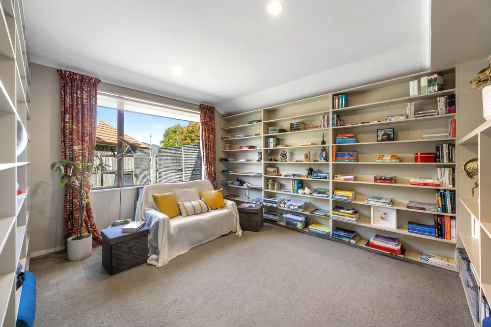 Photos of 70 Milns Road