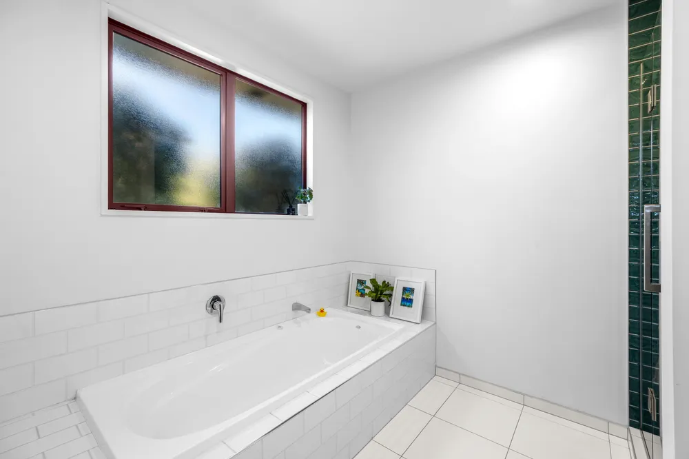 Photos of 70 Milns Road