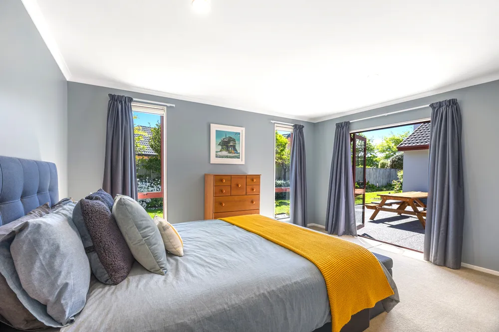 Photos of 70 Milns Road