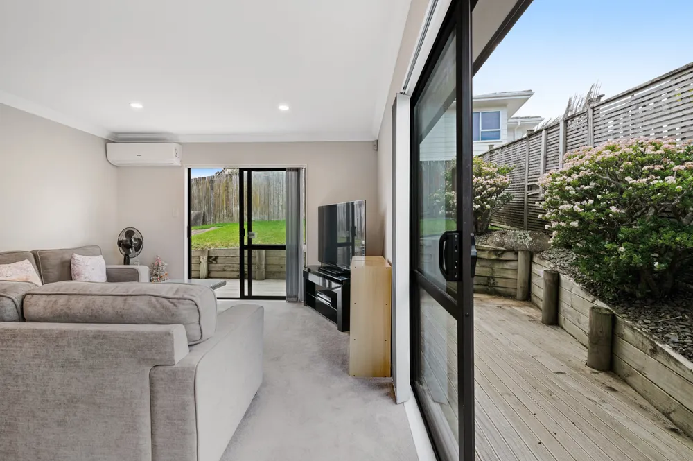 Photos of 12 Tetrarch Place
