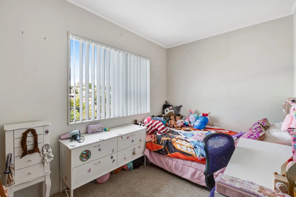 Photos of 12 Tetrarch Place