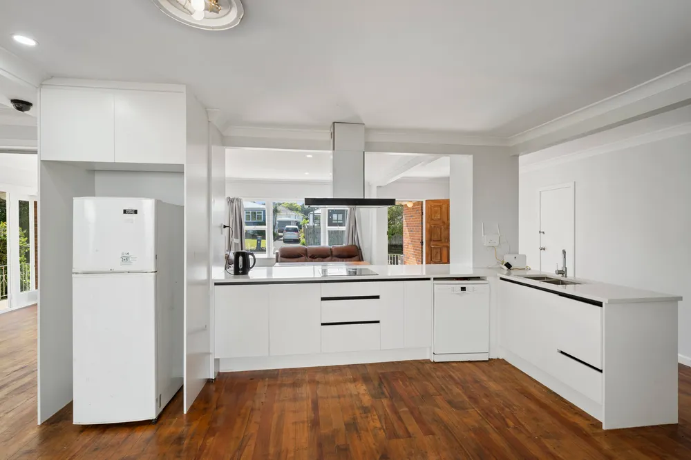 Photos of 2 Knights Drive