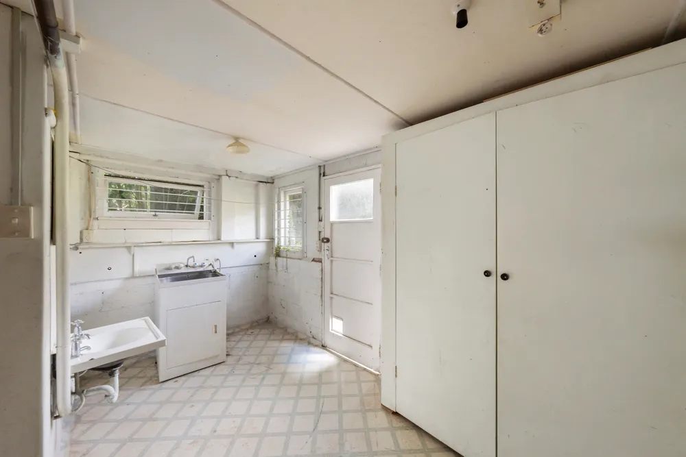 Photos of 2 Knights Drive