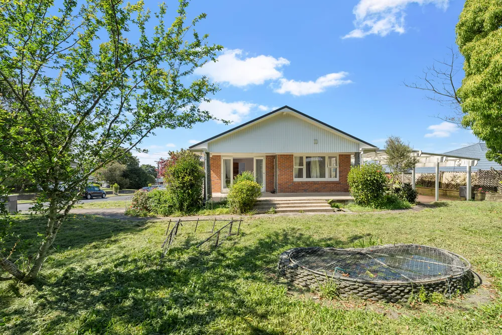 Photos of 2 Knights Drive