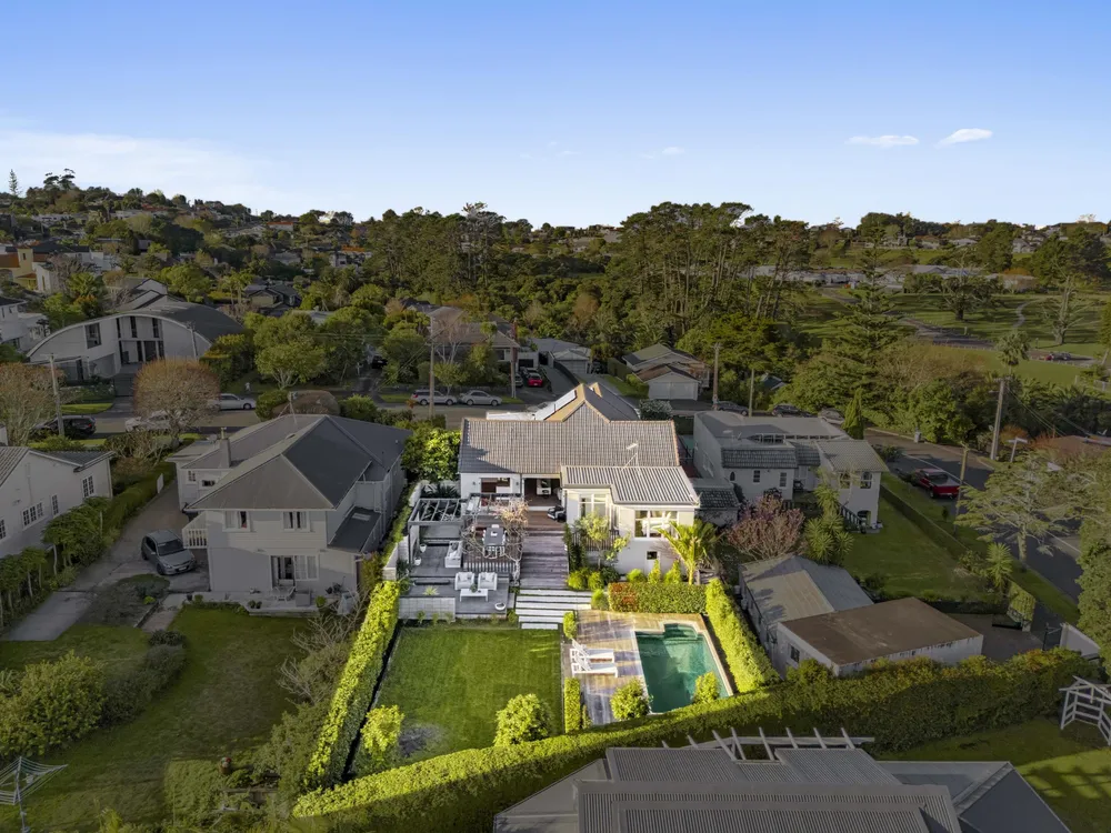 Photos of 63 Bay Road