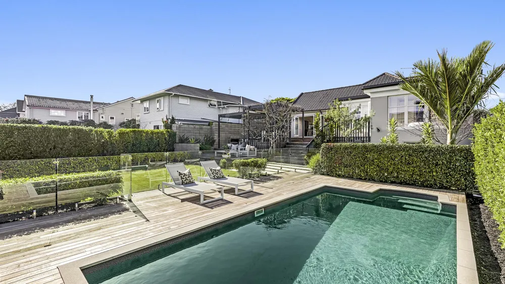 Photos of 63 Bay Road