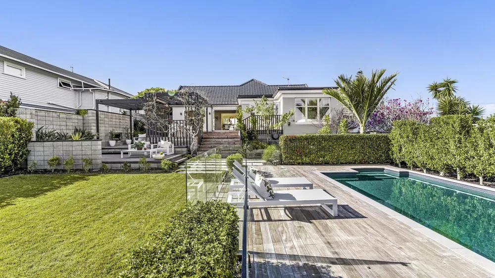 Photos of 63 Bay Road