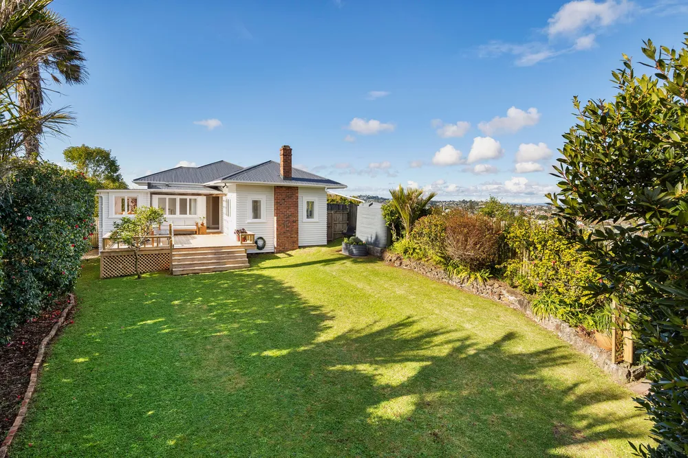 Photos of 15 Ruarangi Road