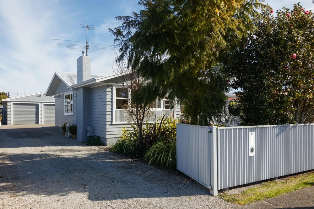 Photos of 10 Leon Street