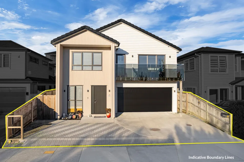 Photos of 32 Matahae Drive