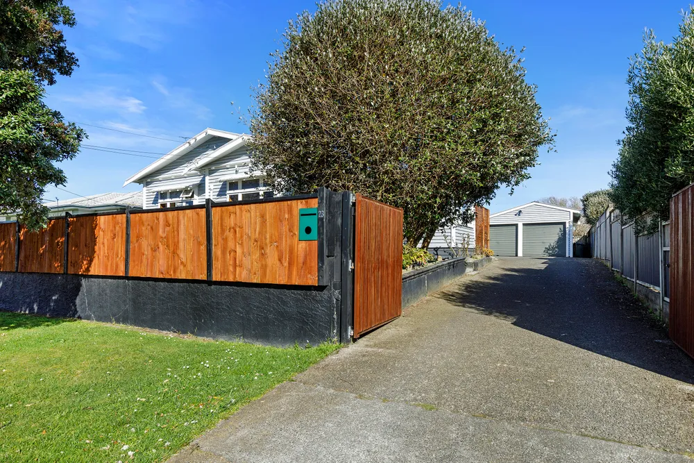 Photos of 23 Stellin Street