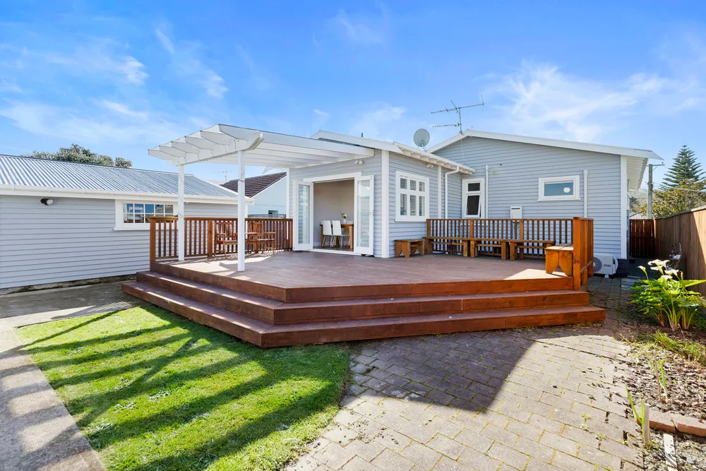 Photos of 23 Stellin Street