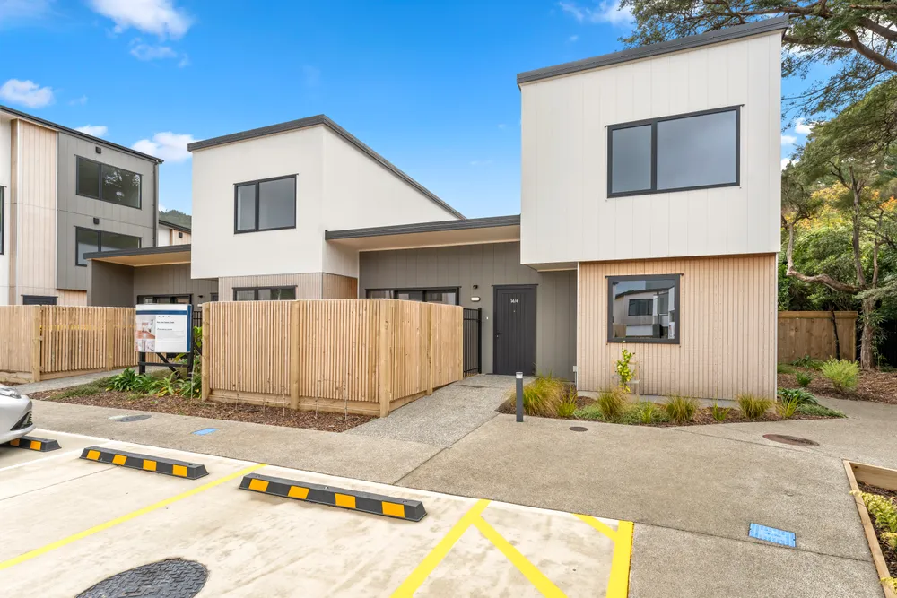 Photos of 23 Stellin Street