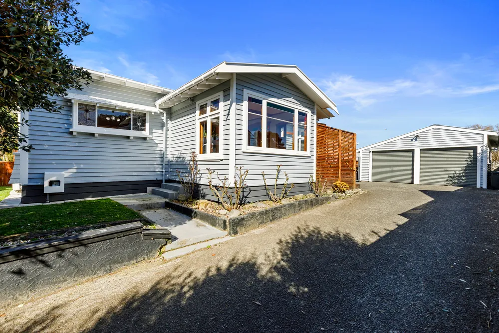Photos of 23 Stellin Street