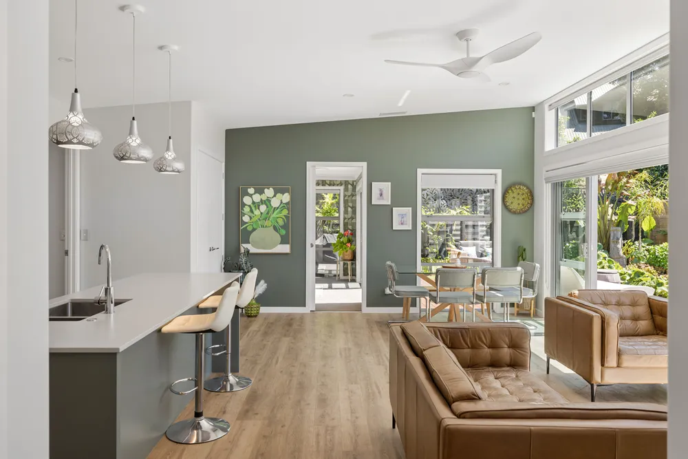 Photos of 1C Pendennis Crescent