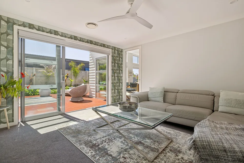 Photos of 1C Pendennis Crescent
