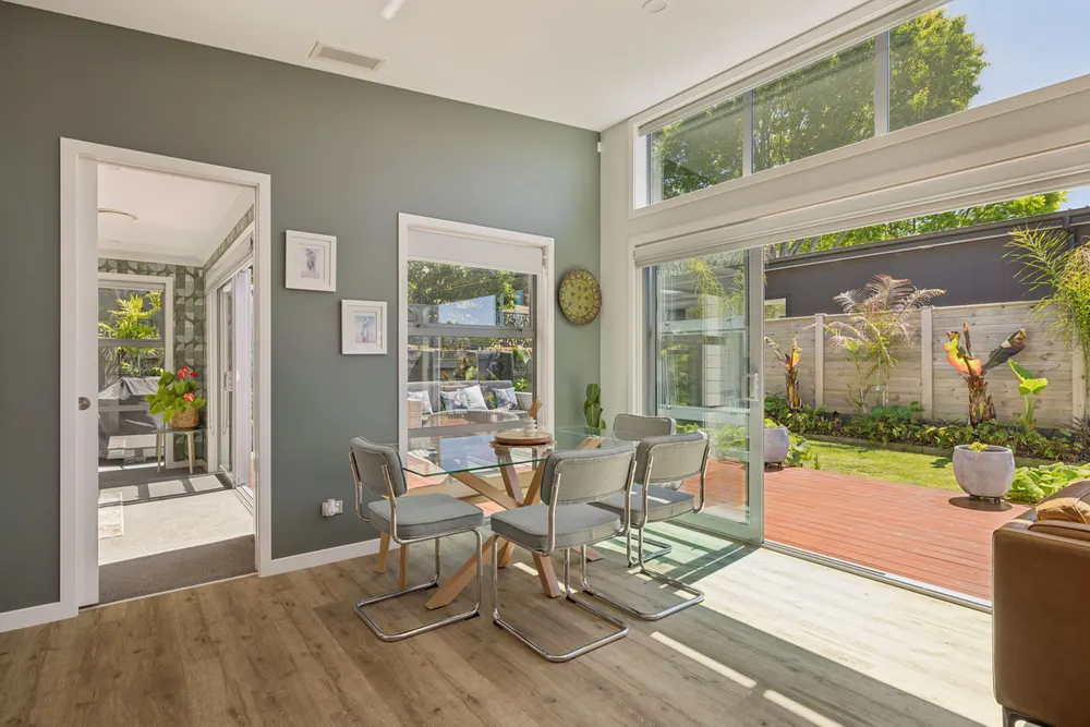 Photos of 1C Pendennis Crescent