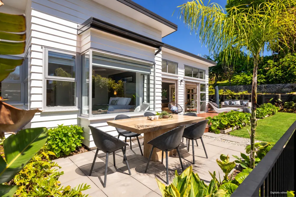 Photos of 1C Pendennis Crescent