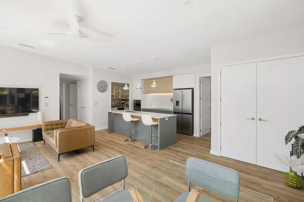 Photos of 1C Pendennis Crescent