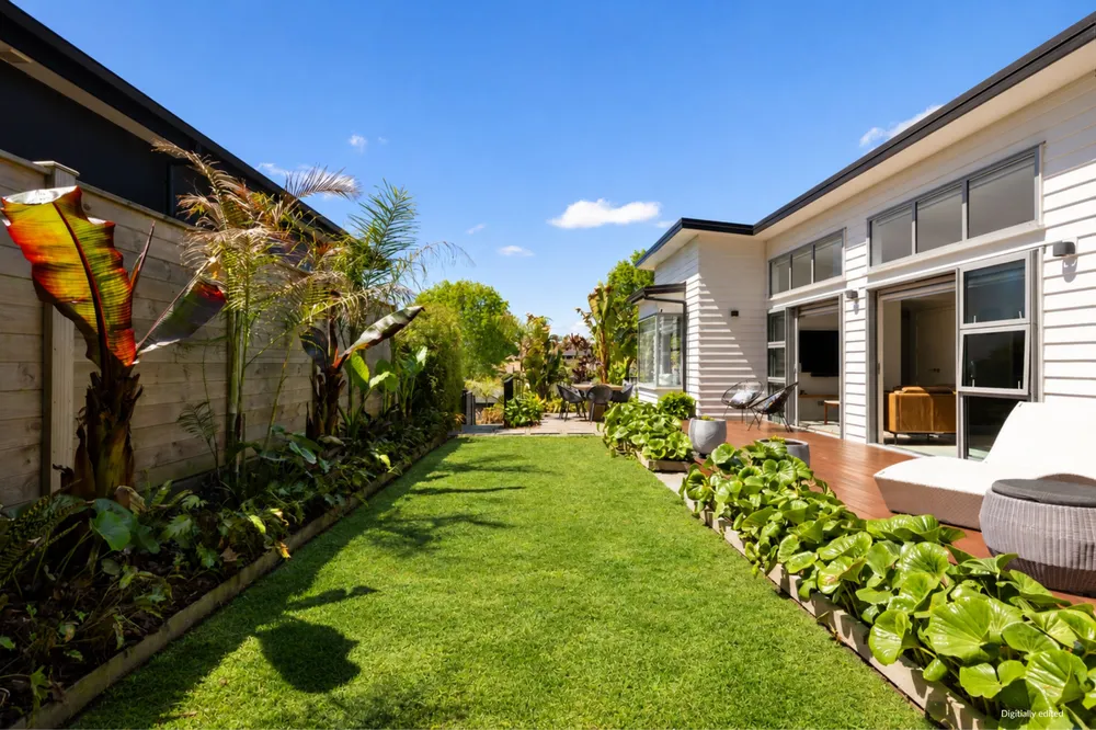 Photos of 1C Pendennis Crescent