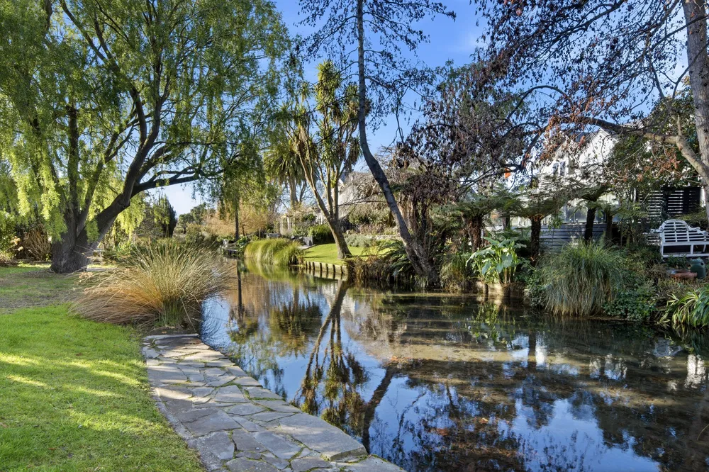 Photos of 100 Glandovey Road