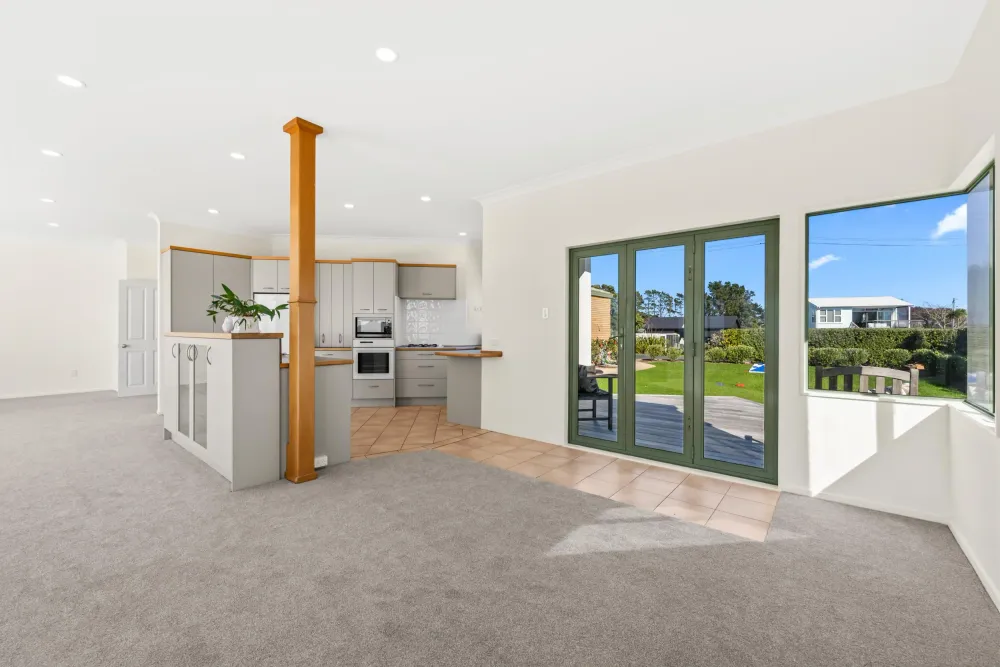 Photos of 21 Awatea Street