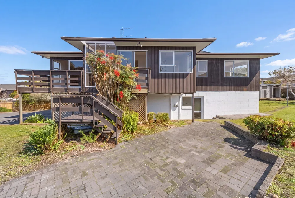 Photos of 96 Reeves Road