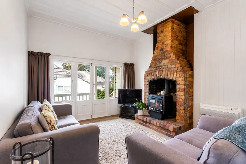 Photos of 15 West Lynn Road