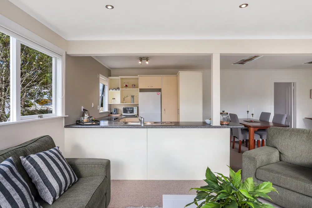 Photos of 15 West Lynn Road