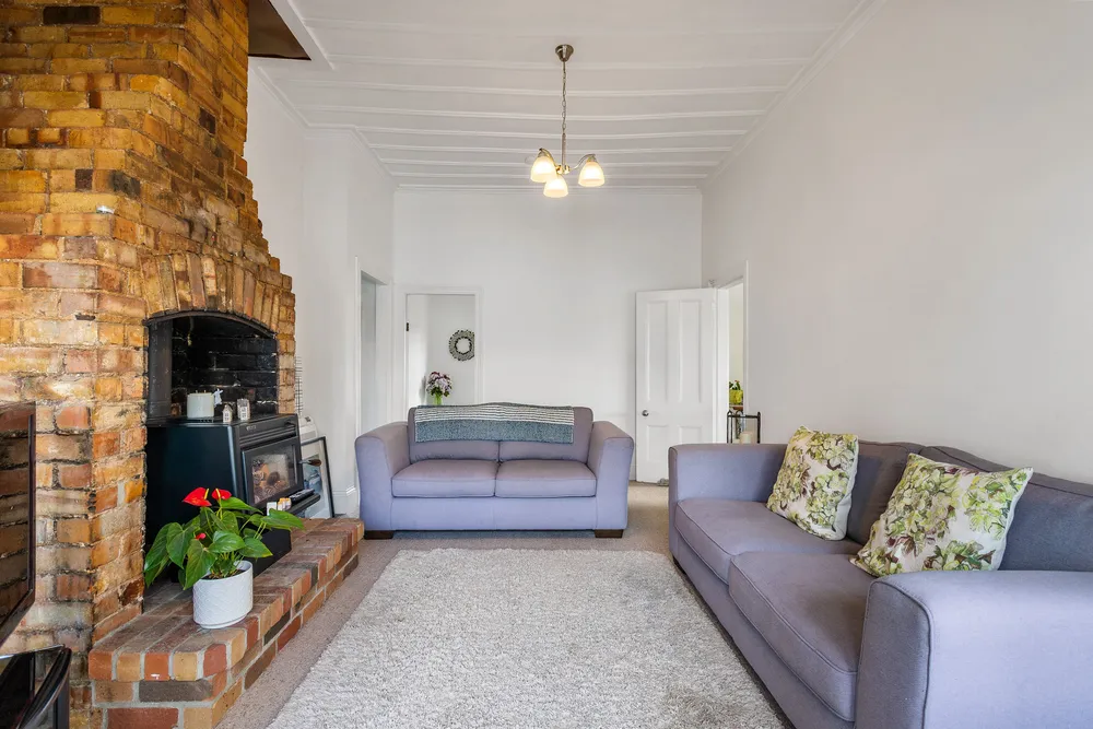 Photos of 15 West Lynn Road