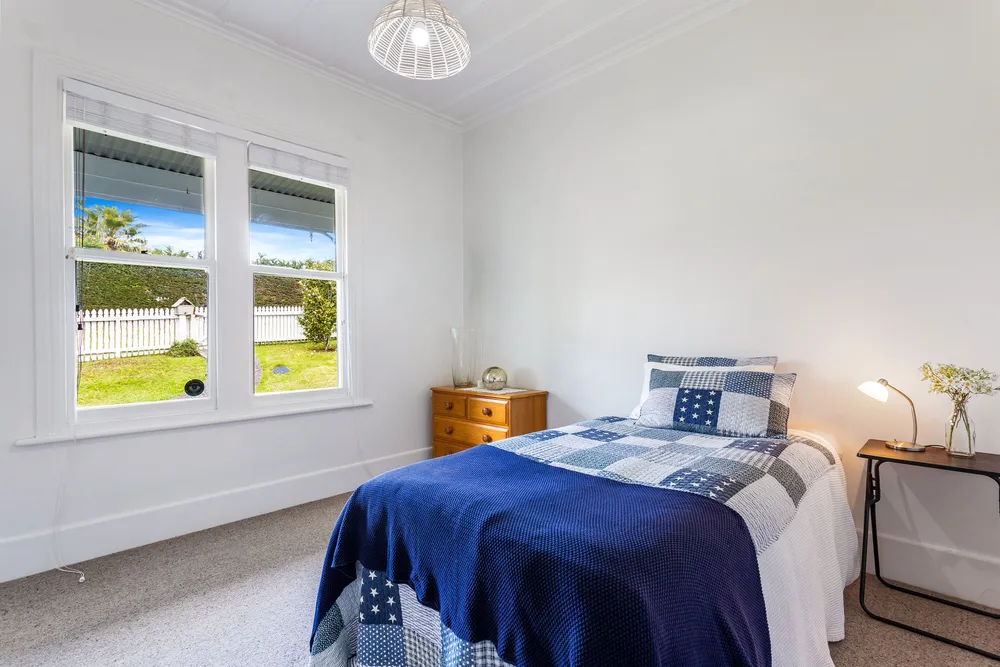 Photos of 15 West Lynn Road
