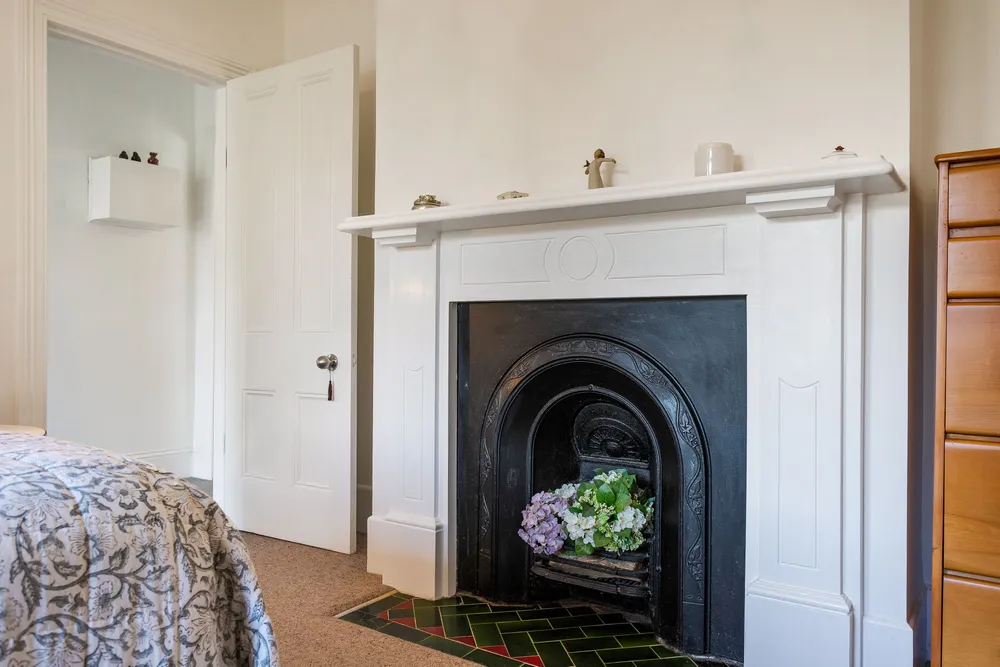 Photos of 15 West Lynn Road
