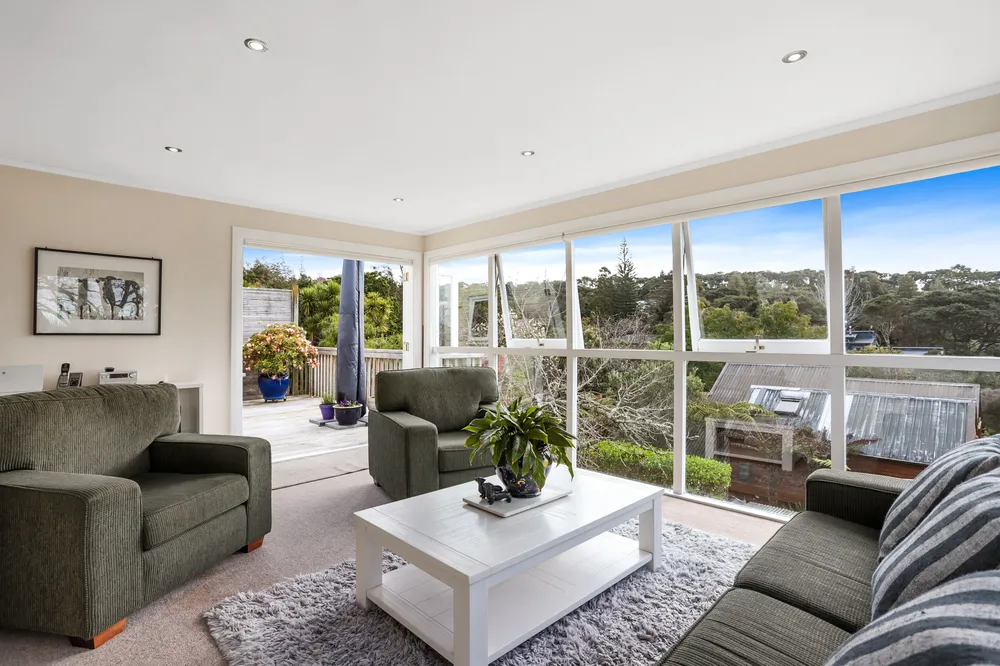 Photos of 15 West Lynn Road