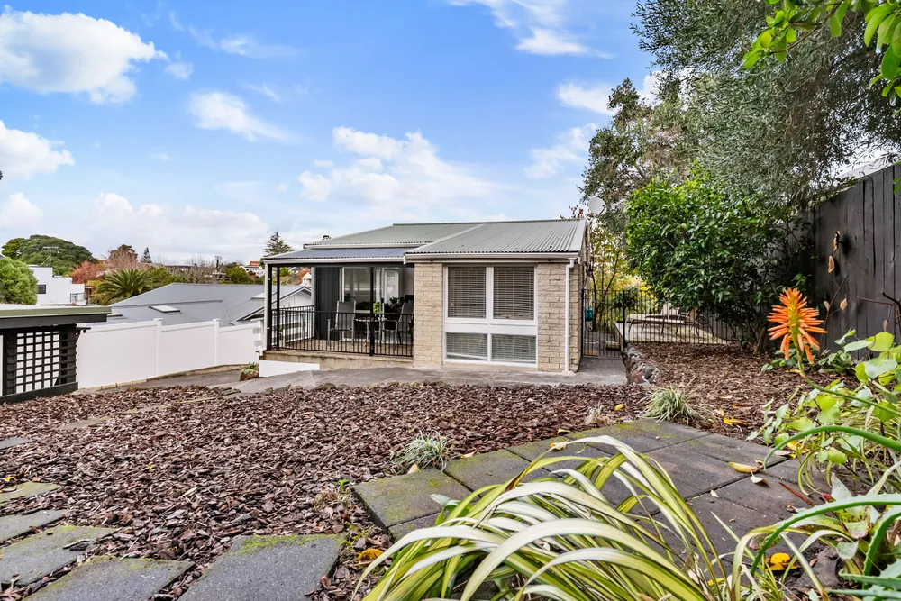 Photos of 2/28 Vale Road