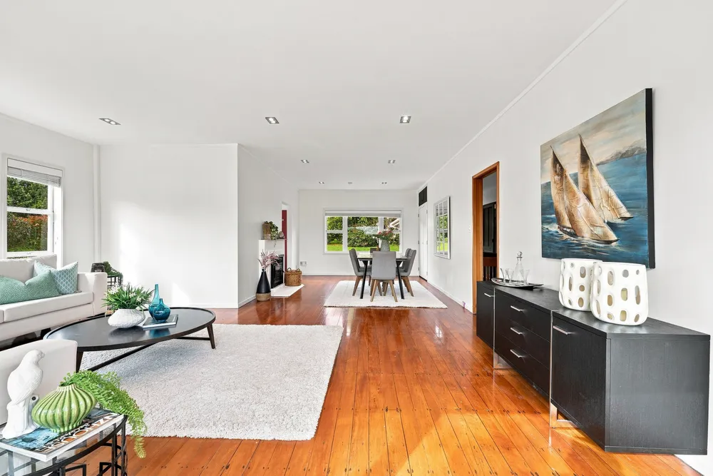 Photos of 308 Hurstmere Road
